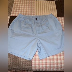 Men’s Medium 5.5” seem Chubbies.